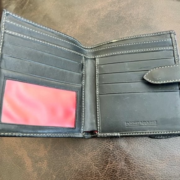 Dooney and Bourke pocketbook w/wallet - Picture 6 of 7